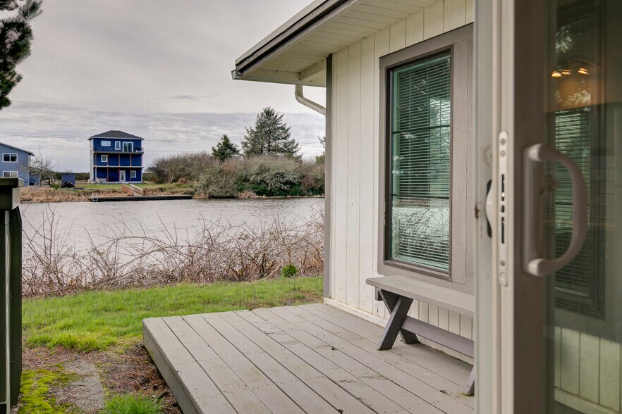 More Photos Of 1031 Discovery Ave SE, Ocean Shores Apartments For Sale