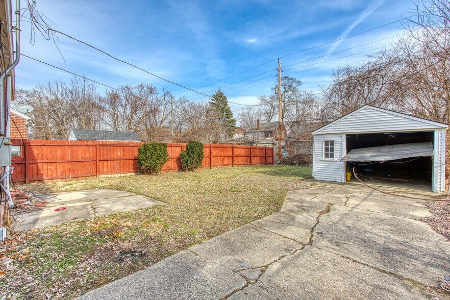 More Photos Of 12014 Duchess St, Detroit Flex For Sale