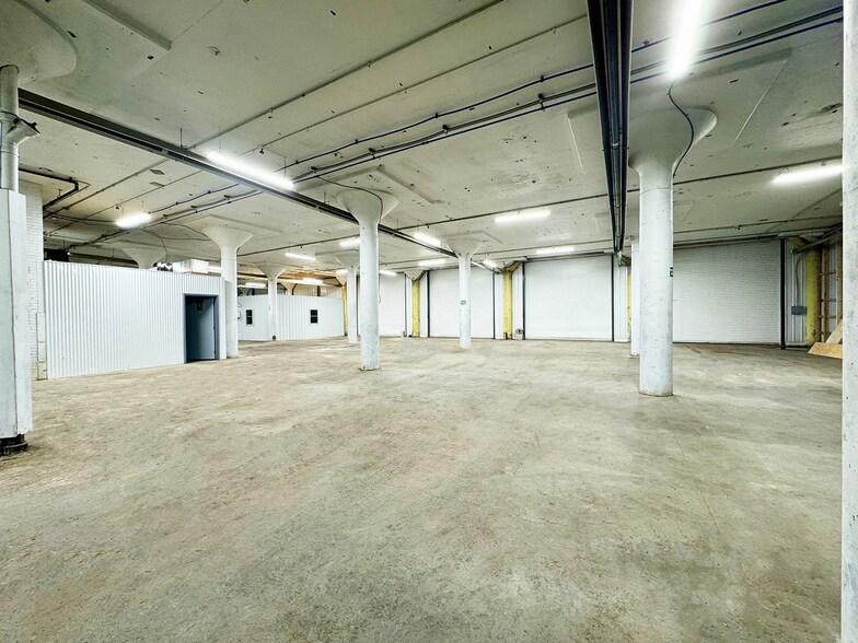 More Photos Of 220 S Belmont Ave, Indianapolis Warehouse For Lease