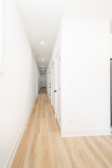 More Photos Of 2941 W Wilcox St, Chicago Apartments For Sale