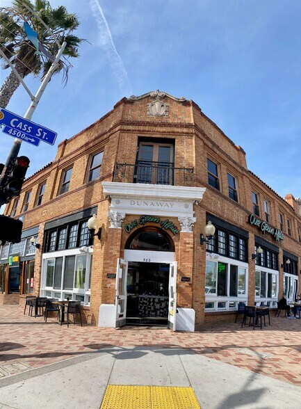More Photos Of 970-980 Garnet Ave, San Diego Storefront Retail Office For Lease