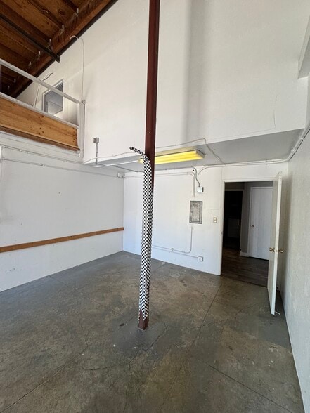 More Photos Of 1206 S Amphlett Blvd, San Mateo Warehouse For Lease