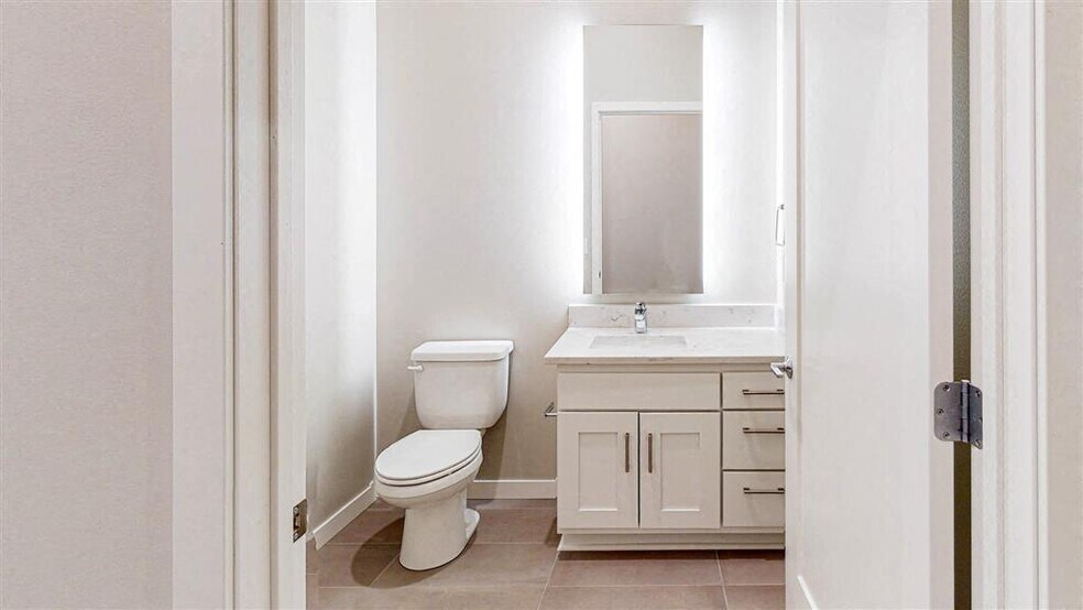 More Photos Of 10 2nd St SE, Minneapolis Apartments For Lease