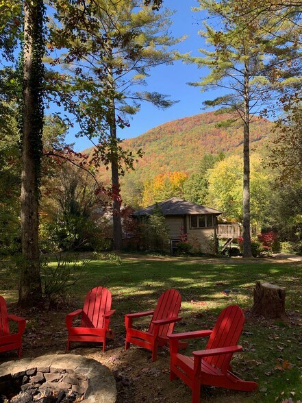 More Photos Of 19259 Rosman Hwy, Sapphire Hotel For Sale