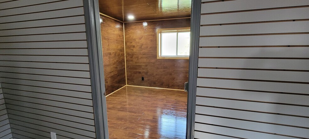 More Photos Of 336 S 42nd St, Kansas City Service For Sale