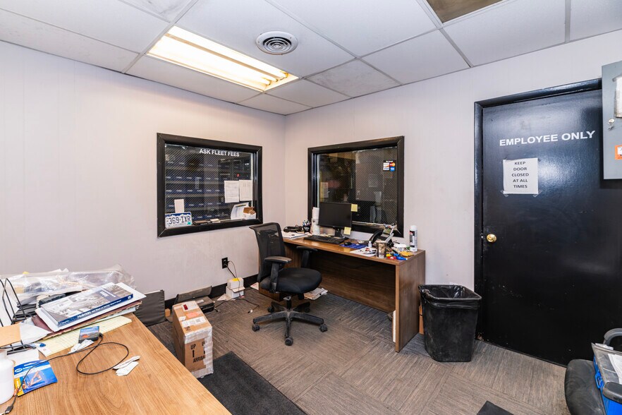 More Photos Of 7005-7011 E 53rd Pl, Commerce City Service For Lease