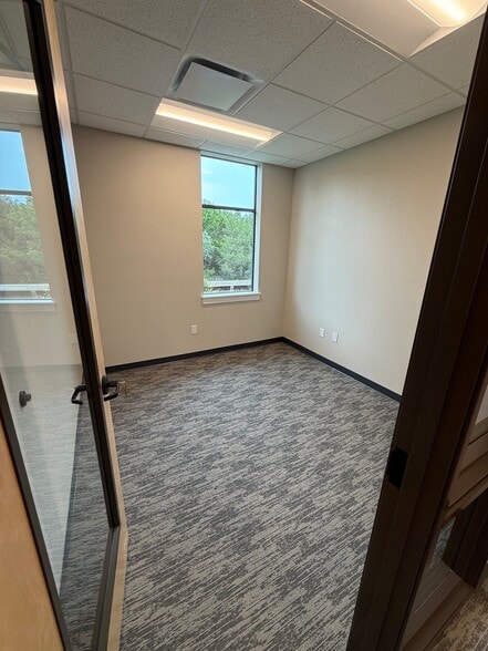 More Photos Of 18875 Fm 2252, Garden Ridge Office For Lease