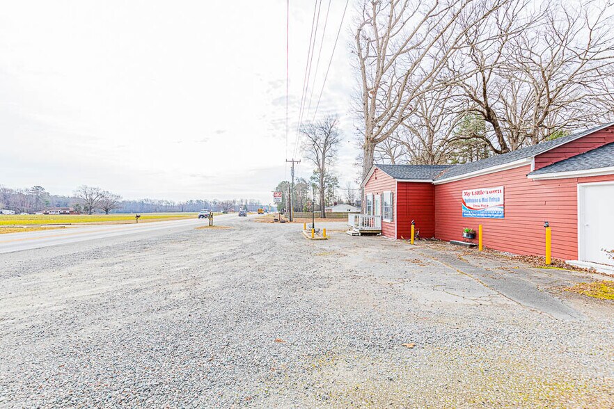 More Photos Of 10379 Chamberlayne Rd, Mechanicsville Freestanding For Sale