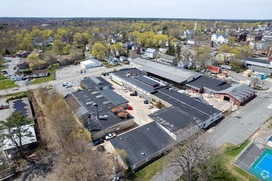 More Photos Of 25 Wareham St, Middleboro Warehouse For Lease