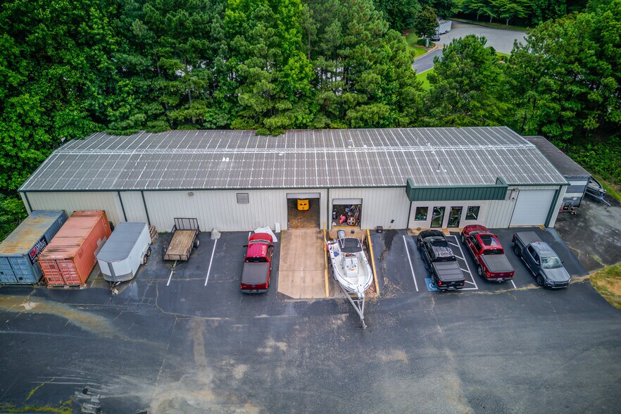 More Photos Of 3620 North Pky, Cumming Light Distribution For Lease