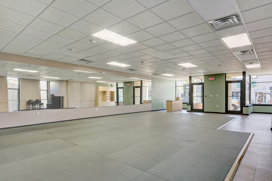 More Photos Of 1285-1291 Broad St, Bloomfield Medical For Lease