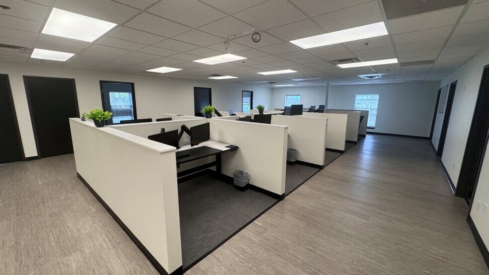 More Photos Of 1750 E Main St, St Charles Office For Sale