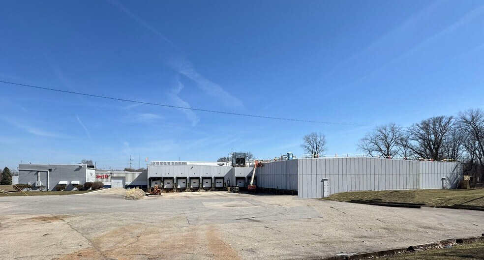 Primary Photo Of 220 W Ewing Ave, South Bend Refrigeration Cold Storage For Sale