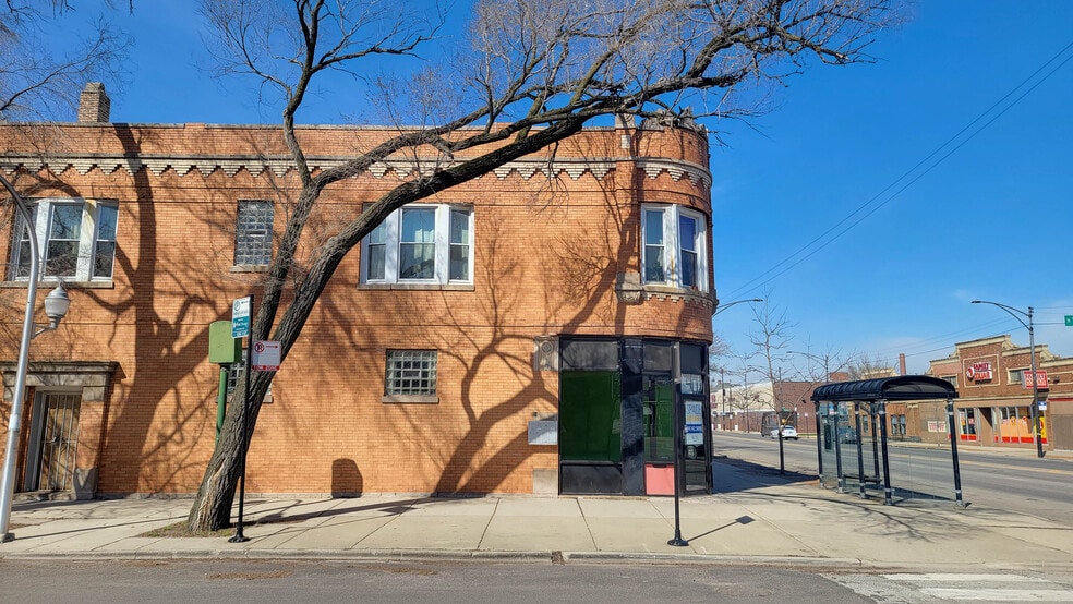 More Photos Of 3901 W Fullerton Ave, Chicago Storefront Retail Residential For Lease
