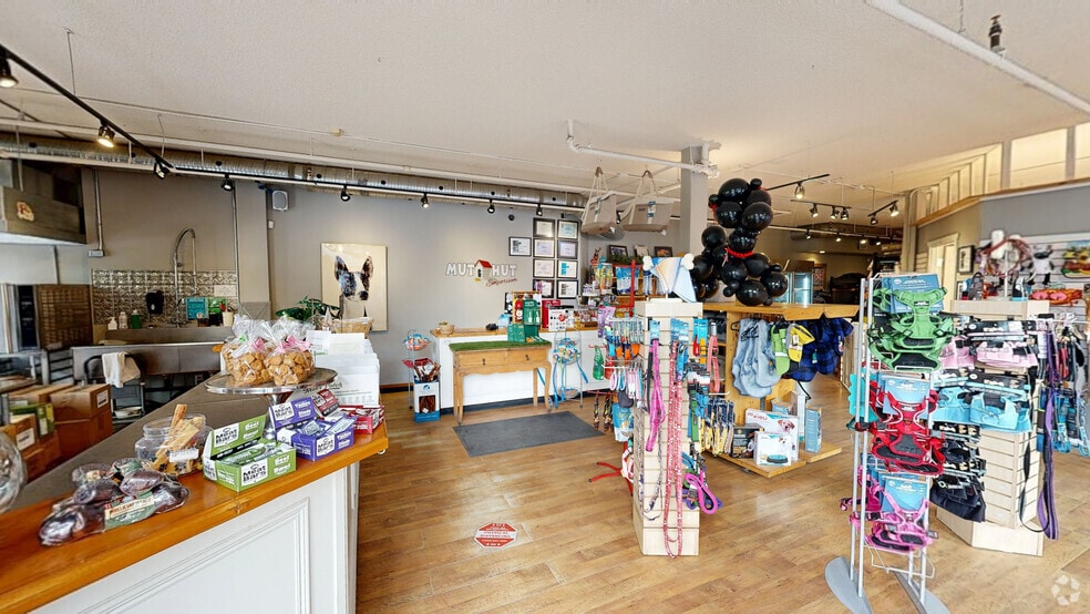 Primary Photo Of 1001 6 Ave, Canmore Storefront For Lease