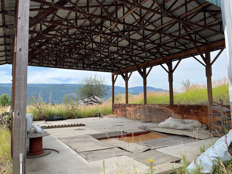 More Photos Of 6615 Buchanan Rd, Coldstream Land For Lease