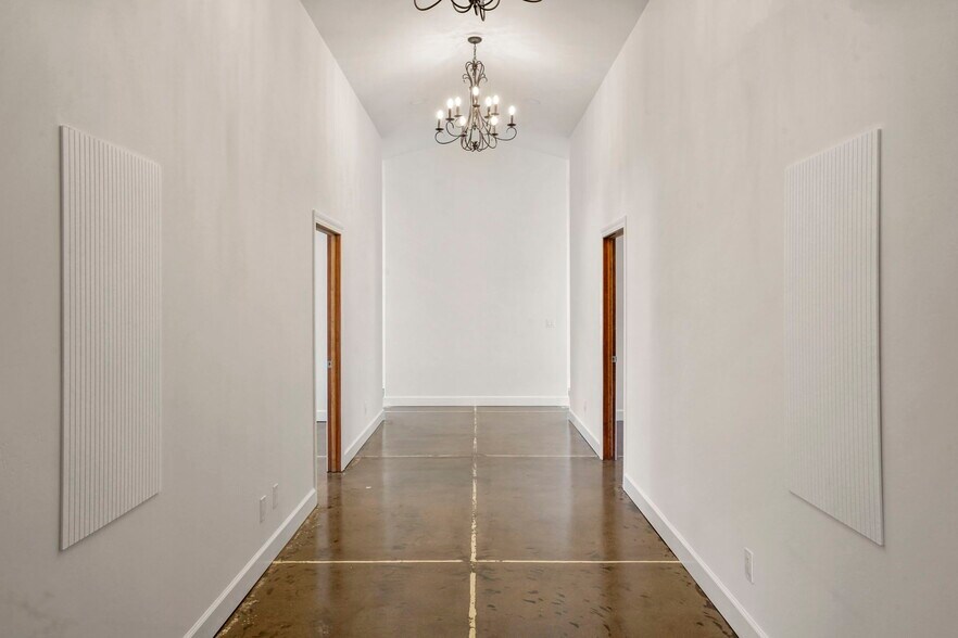 More Photos Of 267 Washington St, Monument Office Residential For Sale