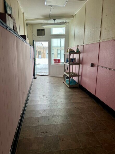 More Photos Of 51 Bridge St, Amsterdam Storefront Retail Residential For Lease