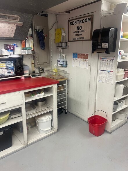 More Photos Of 801 S Main St, Blackwell Fast Food For Sale