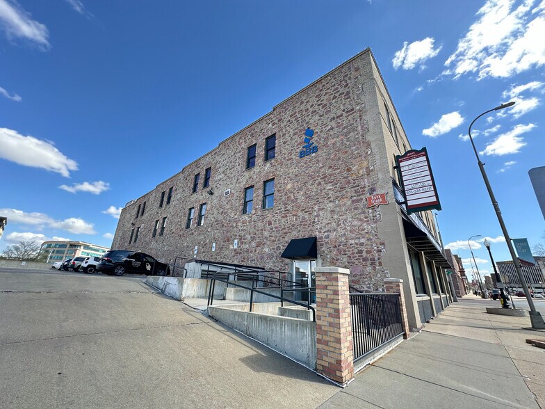 More Photos Of 300 N Phillips Ave, Sioux Falls Office For Lease