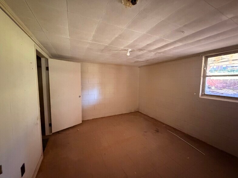Primary Photo Of 67 Falls Ave, Granite Falls Multifamily For Sale