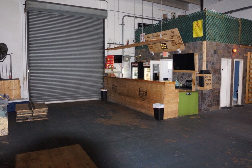 More Photos Of 17401 NW 2nd Ave, Miami Warehouse For Sale