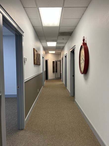 More Photos Of 1551 SE Piperberry Way, Port Orchard Storefront Retail Office For Lease