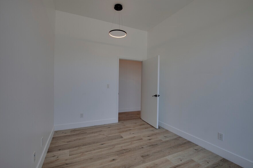 More Photos Of 3431 Cherry Ave, Long Beach Loft Creative Space For Lease