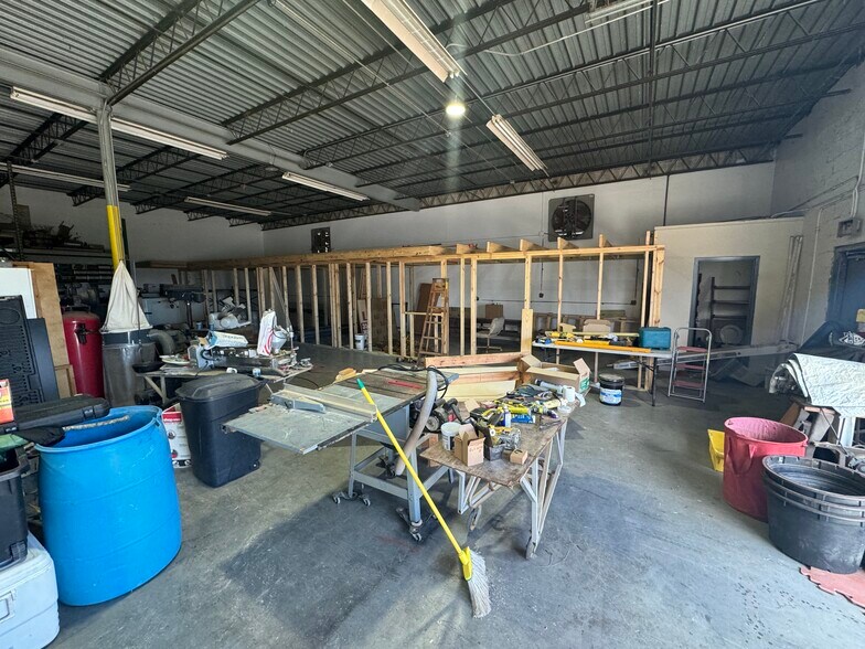 More Photos Of 10300 Us Highway 19 N, Pinellas Park Manufacturing For Sale