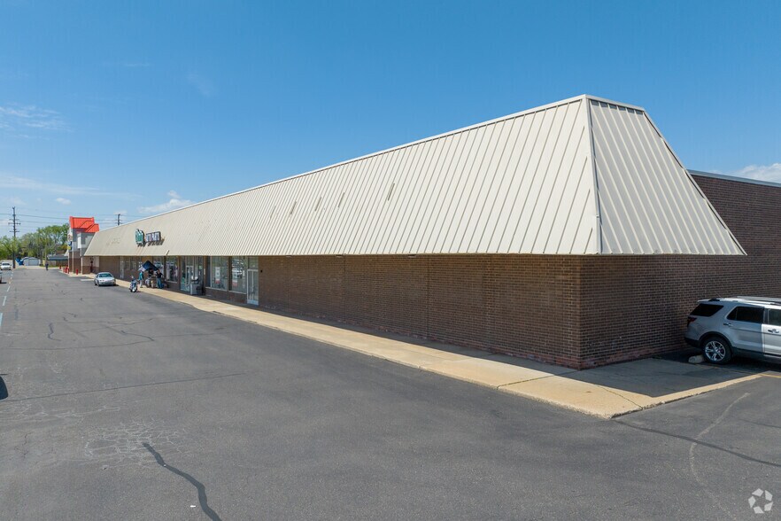 More Photos Of 7215-7423 E 10 Mile Rd, Center Line Storefront For Lease