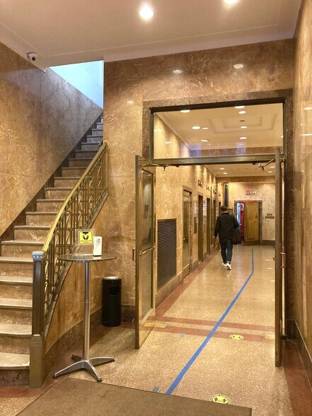 More Photos Of 11 Hanover Sq, New York Office For Lease