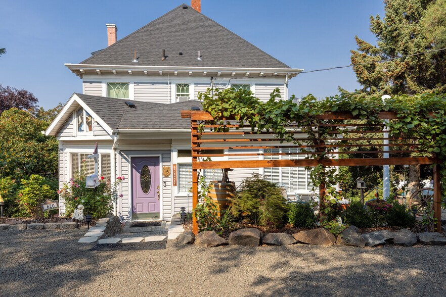 More Photos Of 620 Davis St, Wasco Specialty For Sale