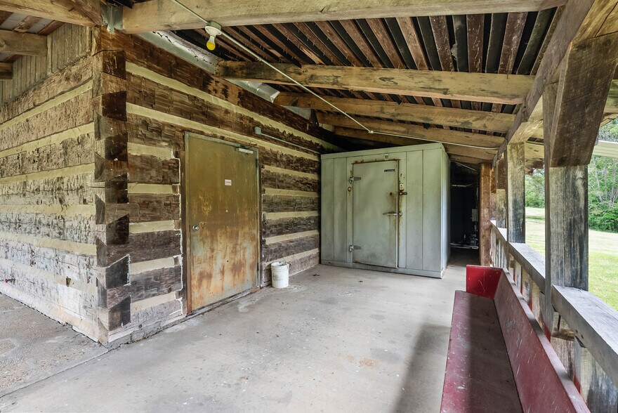 More Photos Of 2350 Squire Boone SW rd, Mauckport General Retail For Lease