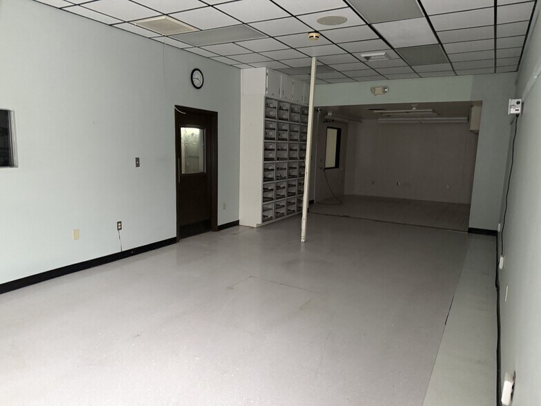 More Photos Of 7725 N Orange Blossom Trl, Orlando Warehouse For Sale
