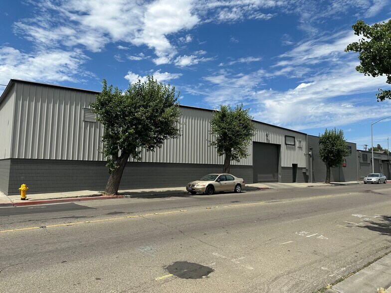 More Photos Of 611 W Fremont St, Stockton Warehouse For Lease