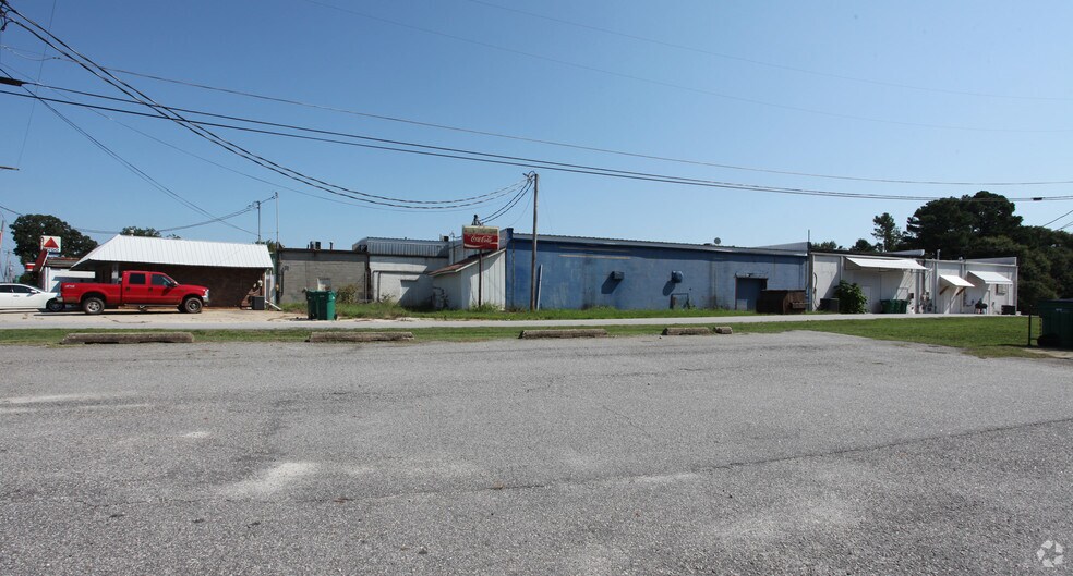 More Photos Of 16 Ila Rd, Commerce Restaurant For Lease