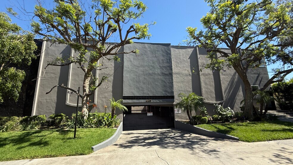 More Photos Of 447 W Elk Ave, Glendale Apartments For Sale