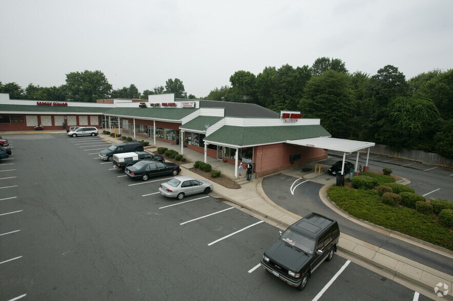 More Photos Of 8724-8762 Richmond Hwy, Alexandria Storefront For Lease