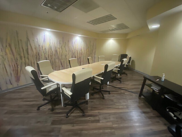 More Photos Of 5908 Breckenridge Pky, Tampa Research And Development For Sale