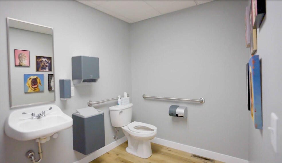 More Photos Of 608 35th Ave, Moline Medical For Sale