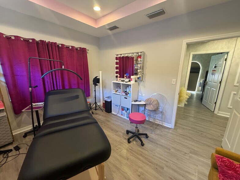 More Photos Of 5807 Argerian Dr, Wesley Chapel Office For Lease