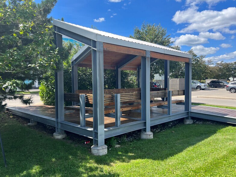 More Photos Of 4145 North Service Rd, Burlington Coworking Space