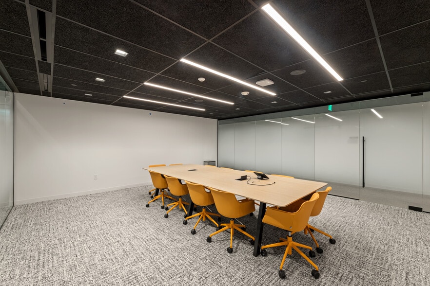 More Photos Of 8150 N Central Expy, Dallas Office For Lease