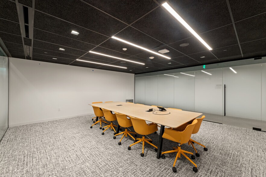 More Photos Of 8350 N Central Expy, Dallas Unknown For Lease