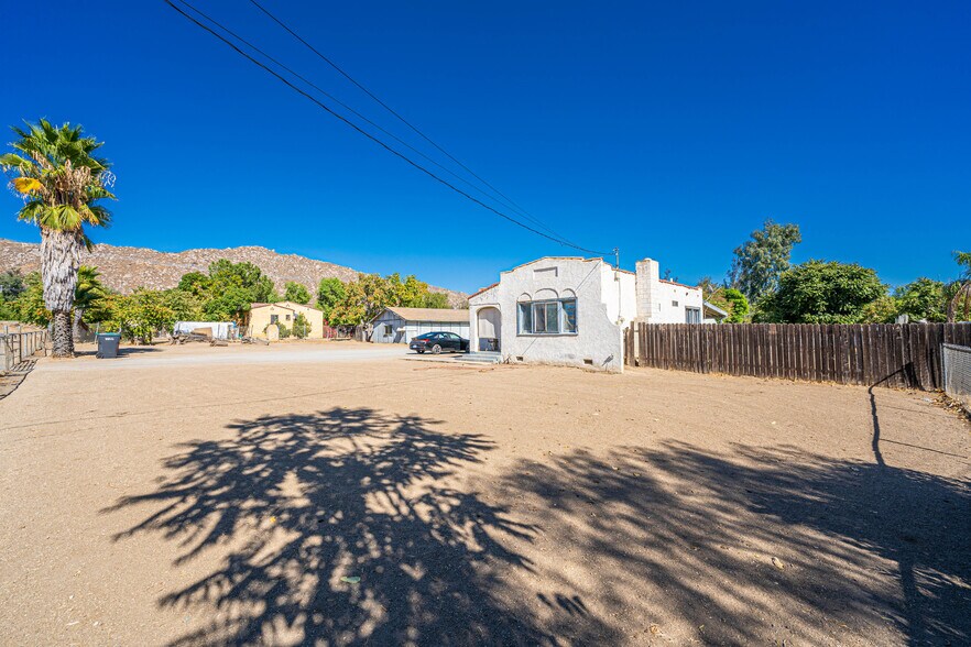 More Photos Of 26380 Green Ave, Hemet Specialty For Sale