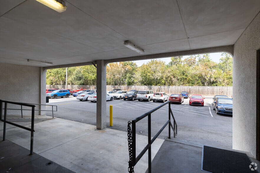 More Photos Of 5102 La Roche Ave, Savannah Office For Lease