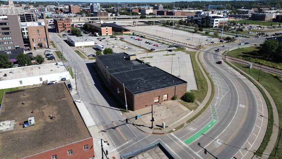 More Photos Of 1100 Cherry St, Des Moines Warehouse For Lease