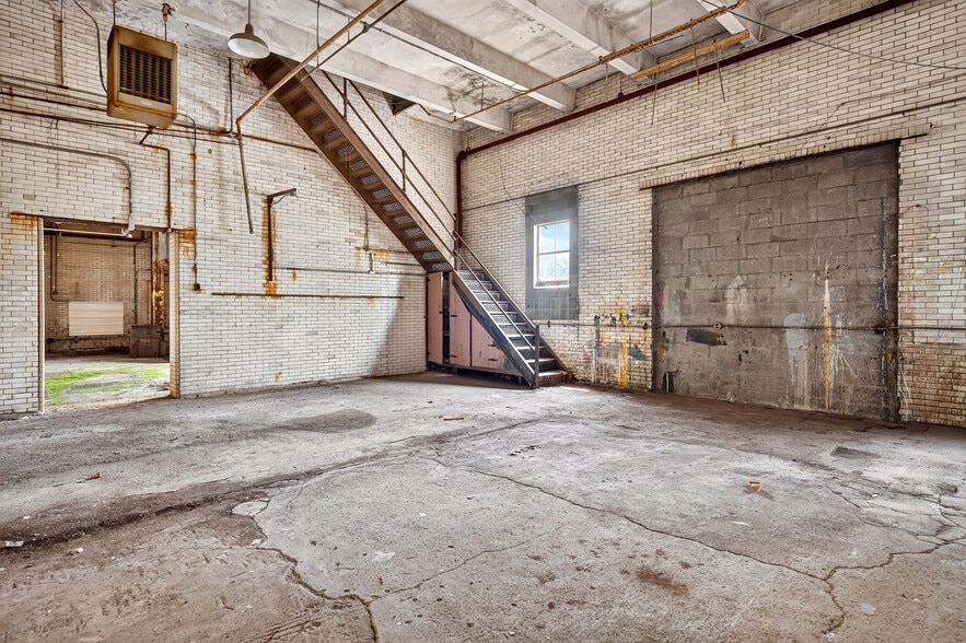 More Photos Of 662 Fillmore Ave, Buffalo Industrial For Sale