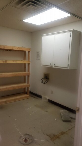 More Photos Of 711 SW 1st St, Mineral Wells Healthcare For Sale