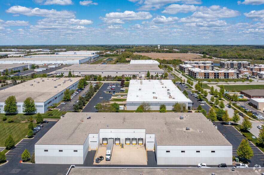 More Photos Of 2380 Vantage Dr, Elgin Warehouse For Lease